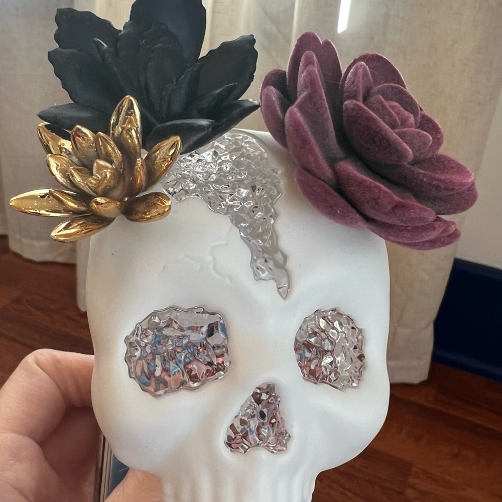 Bath and Bodyworks Succulent Skull Nightlight Wallflowers Fragrance Plug - Picture 3 of 5